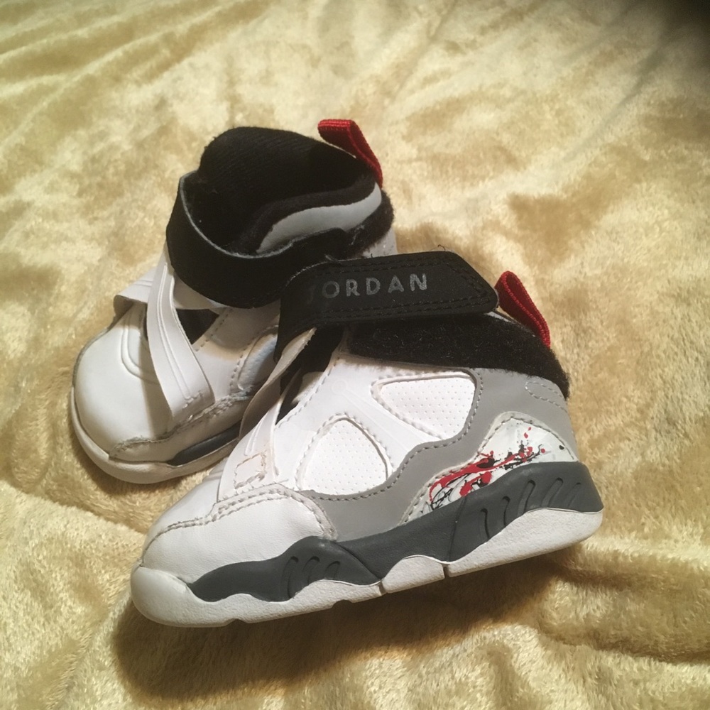 Jordan 8a(bunny’s) 3c